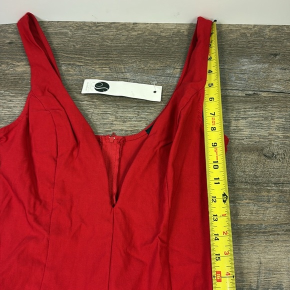 NEW Solemio Plunged Neckline Red Cocktail Dress Size Medium - Picture 9 of 10